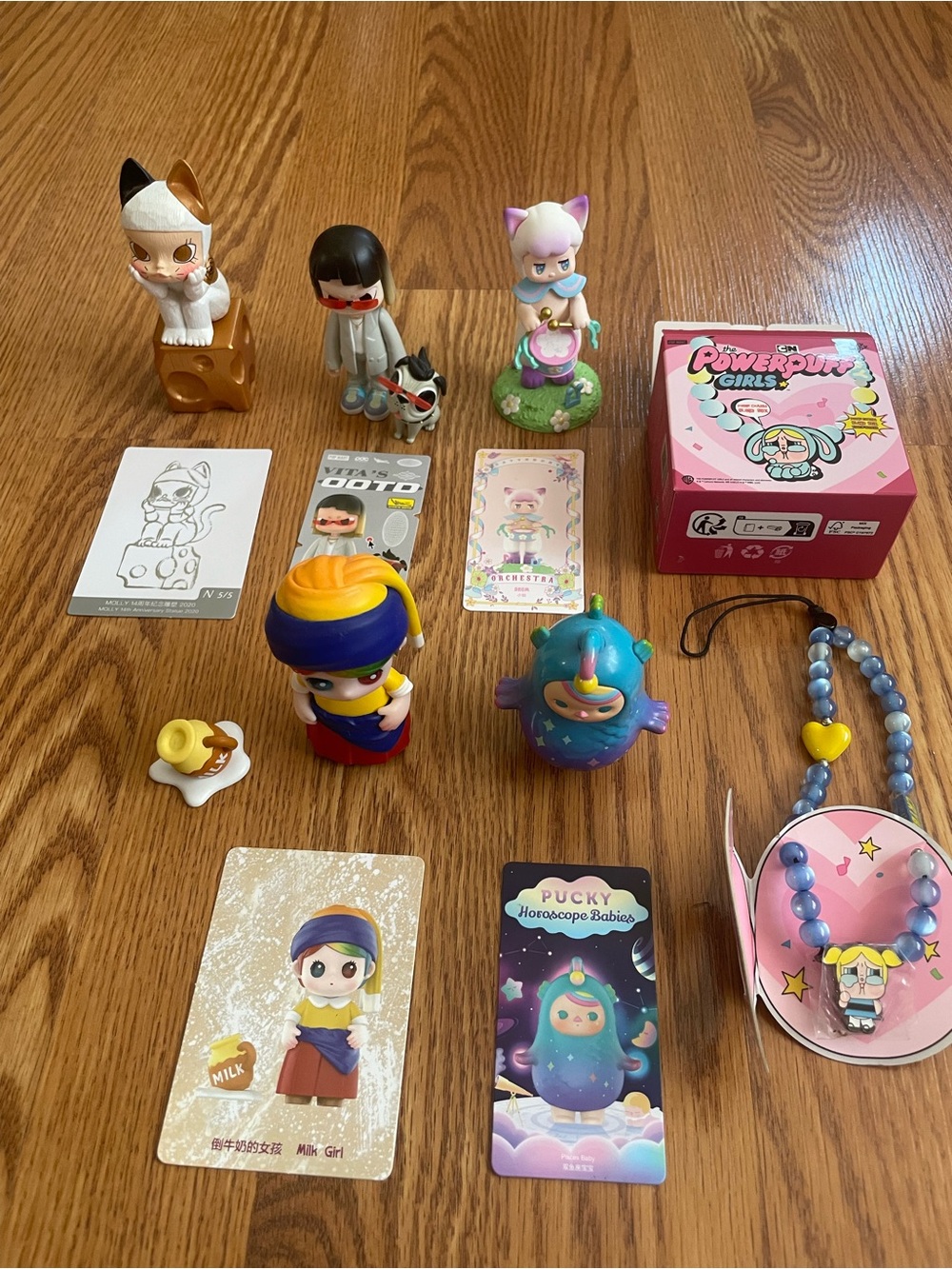 POP MART / Designer Toy Figure Bundle – Mixed Collection